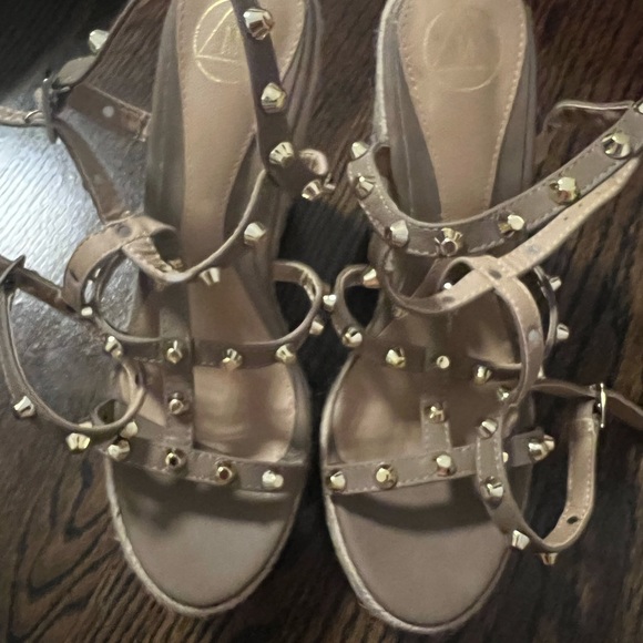 Worn once! Beige Studded Wedges in size US 9(UK 7) - Picture 7 of 8